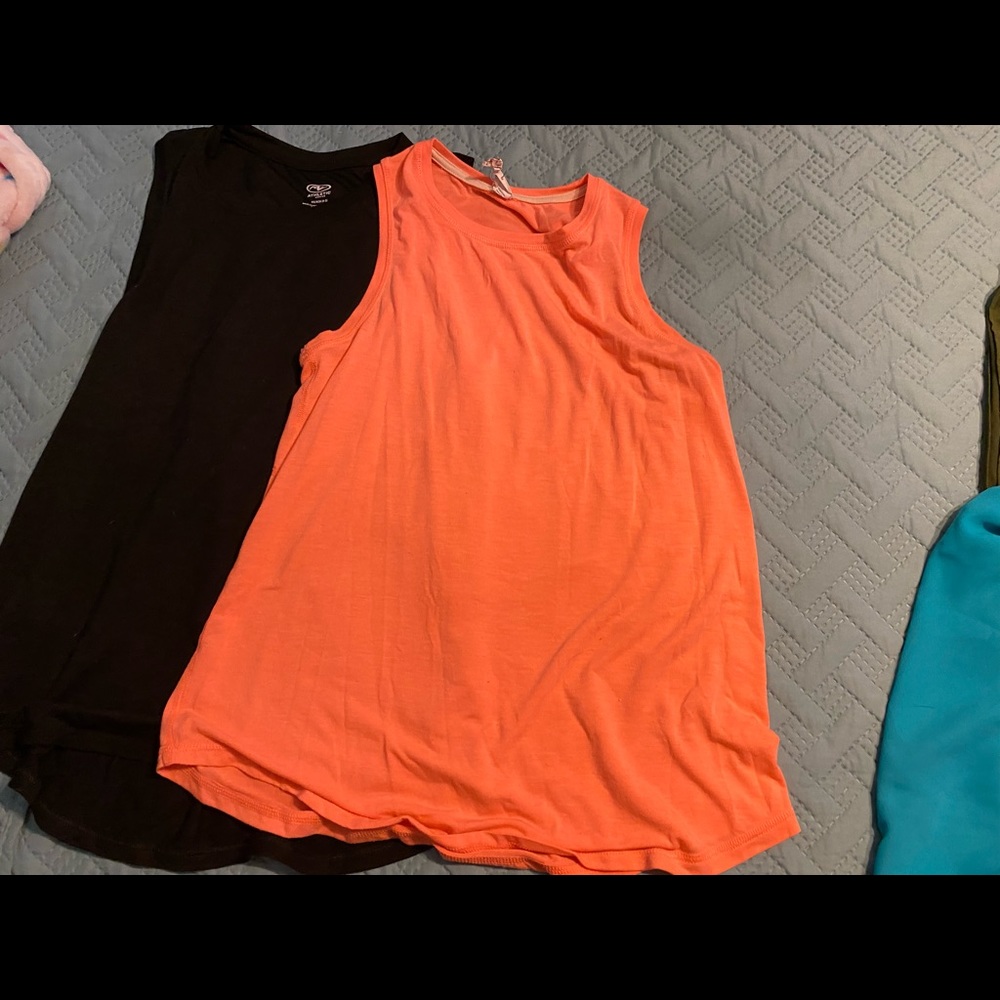 Tank top bundle - Picture 6 of 9